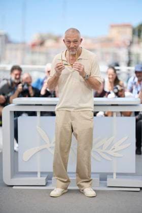 Photocall of the movie The Shrouds Les linceuls CompÃ tition during the 77th Cannes International Film Festival Vincent Cassel Photocall of the movie The Shrouds Les linceuls CompÃ tition during the 77th Cannes International Film Festival May 14 25, 2024 , May 21st, 2024 Moreau Jacovides Bestimage Photocall of the movie The Shrouds Les linceuls Competition during the 77th Cannes International Film Festival May 14 25, 2024 , May 21st, 2024 Cannes France  Copyright: xJACOVIDES-MOREAUx xBESTIMAGExJACOVIDES-MOREAUx xBESTIMAGEx
