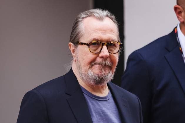 Entertainment Bilder des Tages Cannes, Celebrity Sightings - Gary Oldman at the Festival de Cannes. In the photo: Gary Oldman arrives at the Hotel Barriere Le Majestic on the day of the Parthenope red carpet  Copyright: xAlessandroxBremecx xipa-agency.nx xx IPA_Agency_IPA46359834