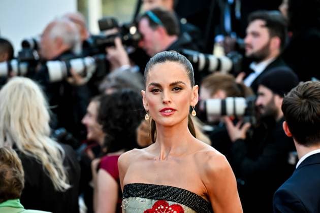 Cannes, France: Cannes, 77th Cannes Film Festival 2024 Red Carpet of the film Marcello Mio In the photo: Izabel Goulart Cannes France  - ZUMAp169 20240521_zea_p169_680 Copyright: xManuelexMangiarotti xipa-agencyx