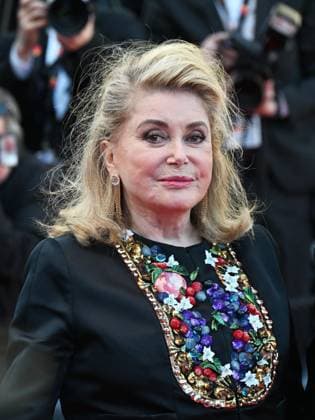 Entertainment Bilder des Tages Cannes, 77th Cannes Film Festival 2024, Seventh evening - Red carpet film Marcello Mio - In the photo: Catherine Deneuve  Copyright: xManuelexMangiarottix xipa-agencyx xPoolxPhotoxEventsx03x IPA_Agency_IPA46369414