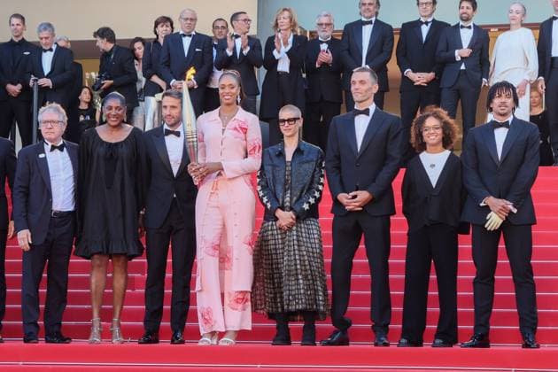 CC MontÃ e des marches du film Â Marcello Mio Â lors du 77eme Festival International du Film de Cannes Thierry Rey, Marie JosÃ e Perec, Tony Estanguet, Iliana Rupert et la flamme Olympique, Marie Patouillet, Alexis Hanquinquant, NÃ lia Barbosa, Arnaud Assoumani MontÃ e des marches of the movie Â Marcello Mio Â during the 77th Cannes International Film Festival at the Palais des Festivals in Cannes On may 21th 2024 Christophe Clovis Bestimage Red carpet of the movie Â Marcello Mio Â during the 77th Cannes International Film Festival at the Palais des Festivals in Cannes, France On may 21th 2024 Cannes France  Copyright: xChristophexClovisx xBestimagexChristophexClovisx xBestimagex