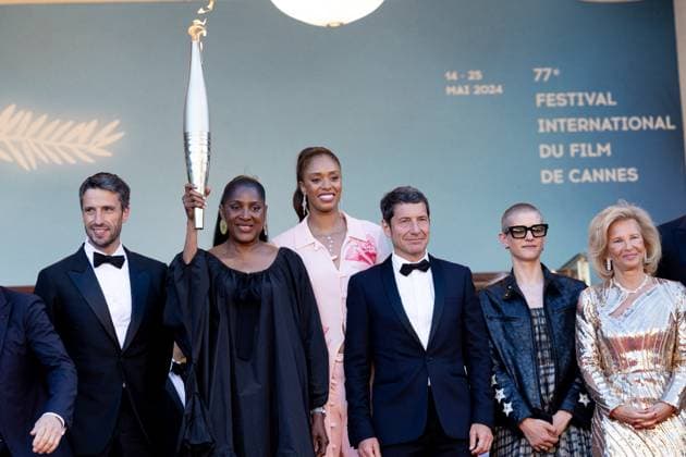 M MontÃ e des marches du film Â Marcello Mio Â lors du 77eme Festival International du Film de Cannes Tony Estanguet, Marie JosÃ e Perec et la flamme olympique, Iliana Rupert, David Lisnard, Marie Patouillet, Iris Knobloch MontÃ e des marches du film Â Marcello Mio Â lors du 77eme Festival International du Film de Cannes, au Palais des Festivals Ã Cannes On may 21th 2024 Jacovides Moreau Bestimage Red carpet of the movie Â Marcello Mio Â during the 77th Cannes International Film Festival at the Palais des Festivals in Cannes, France On may 21th 2024 Cannes France  Copyright: xJACOVIDES-MOREAUx xBESTIMAGExJACOVIDES-MOREAUx xBESTIMAGEx
