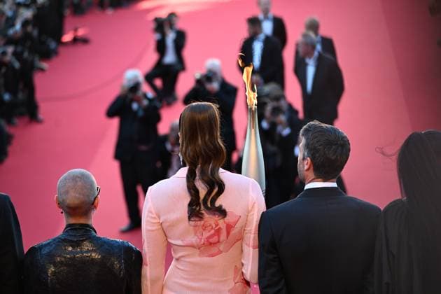 77eme Festival International du Film de Cannes MontÃ e des marches du film Marcello Mio 77th International Cannes Film Festival Red Carpet Of Marcello Mio index la flamme olympique 305311 2024 05 21 Cannes France Rupert, Liana  Copyright: xSergexArnalx xStarfacex STAR_305311_029