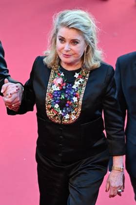 77eme Festival International du Film de Cannes MontÃ e des marches Of Marcello Mio 77th International Cannes Film Festival Red Carpet Of Marcello Mio Catherine Deneuve 305311 2024 05 21 Cannes France Deneuve, Catherine  Copyright: xSergexArnalx xStarfacex STAR_305311_039
