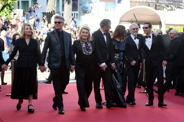 CC MontÃ e des marches du film Â Marcello Mio Â lors du 77eme Festival International du Film de Cannes Nicole Garcia, Benjamin Biolay, Catherine Deneuve, Christophe HonorÃ , Chiara Mastroianni, Fabrice Luchini, Melvil Poupaud MontÃ e des marches du film Â Marcello Mio Â lors du 77eme Festival International du Film de Cannes, au Palais des Festivals Ã Cannes Le 21 mai 2024 Christophe Clovis Bestimage Red carpet of the movie Â Marcello Mio Â during the 77th Cannes International Film Festival at the Palais des Festivals in Cannes, France On may 21th 2024 Cannes France  Copyright: xChristophexClovisx xBestimagexChristophexClovisx xBestimagex