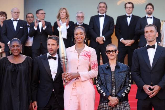 J MontÃ e des marches du film Â Marcello Mio Â lors du 77eme Festival International du Film de Cannes Marie JosÃ e Perec, Tony Estanguet, Iliana Rupert et la flamme Olympique, Marie Patouillet, Alexis Hanquinquant MontÃ e des marches du film Â Marcello Mio Â lors du 77eme Festival International du Film de Cannes, au Palais des Festivals Ã Cannes On may 21th 2024 Jacovides Moreau Bestimage Red carpet of the movie Â Marcello Mio Â during the 77th Cannes International Film Festival at the Palais des Festivals in Cannes, France On may 21th 2024 Cannes France  Copyright: xJACOVIDES-MOREAUx xBESTIMAGExJACOVIDES-MOREAUx xBESTIMAGEx