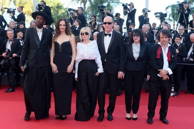 CC MontÃ e des marches du film Â Marcello Mio Â lors du 77eme Festival International du Film de Cannes Baloji, ZoÃ Wittock, Emmanuelle BÃ art, Pascal Buron, Nathalie Chifflet, Gilles Porte Jury CamÃ ra dOr MontÃ e des marches du film Â Marcello Mio Â lors du 77eme Festival International du Film de Cannes, au Palais des Festivals Ã Cannes Le 21 mai 2024 Christophe Clovis Bestimage Red carpet of the movie Â Marcello Mio Â during the 77th Cannes International Film Festival at the Palais des Festivals in Cannes, France On may 21th 2024 Cannes France  Copyright: xChristophexClovisx xBestimagexChristophexClovisx xBestimagex