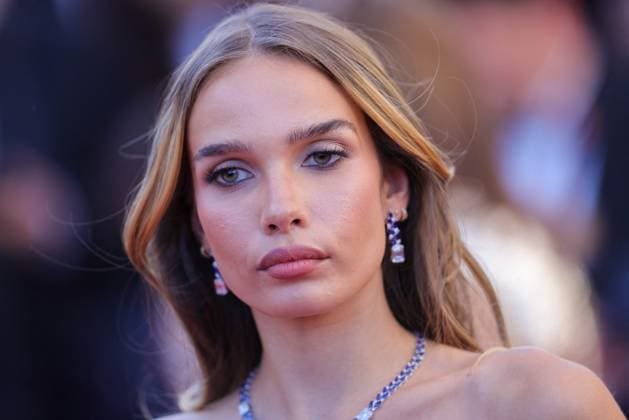 Cannes - Marcello Mio Red Carpet Hana Cross attends the Marcello Mio Red Carpet at the 77th annual Cannes Film Festival at Palais des Festivals on May 21, 2024 in Cannes, France. Photo by ShootPix ABACAPRESS.COM Cannes France  Copyright: xShootPix ABACAx