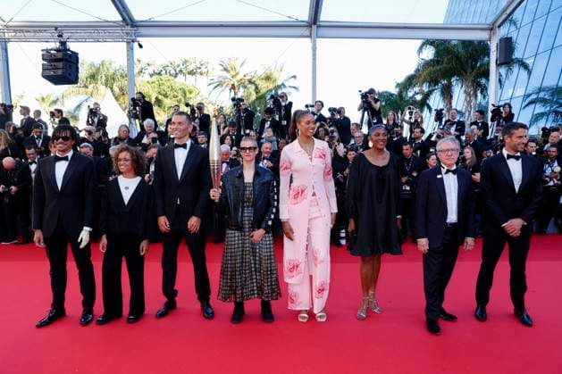 May 21, 2024: Thierry Rey, Tony Estanguet, Marie-Jose Perec, Iliana Rupert, David Lisnard, Marie Patouillet, Iris Knobloch, Alexis Hanquinquant, Nelia Barbosa and Arnaud Assoumani welcome the Olympic Flame at the red carpet premiere of Marcello Mio during the 77th Cannes Film Festival at Palais des Festivals in Cannes, France, on 21 May 2024. Photo: - ZUMAm179 20240521_zep_m179_117 Copyright: xAlecxMichaelx