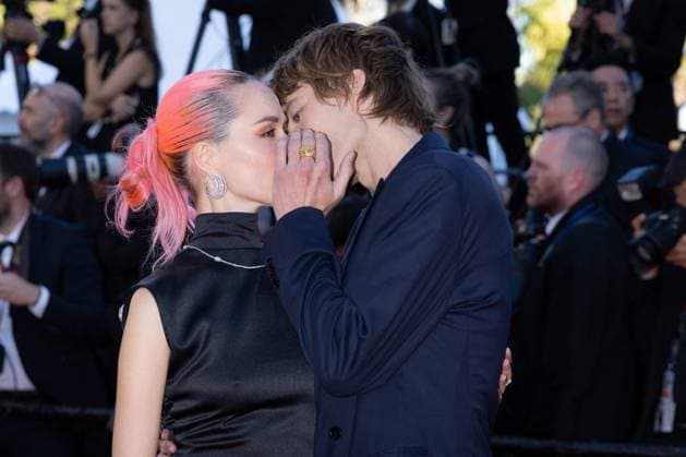 Cannes - Marcello Mio Red Carpet Jordan Barrett and Allegra Ream attend the Marcello Mio Red Carpet at the 77th annual Cannes Film Festival at Palais des Festivals on May 21, 2024 in Cannes, France. Photo by ShootPix ABACAPRESS.COM Cannes France  Copyright: xShootPix ABACAx