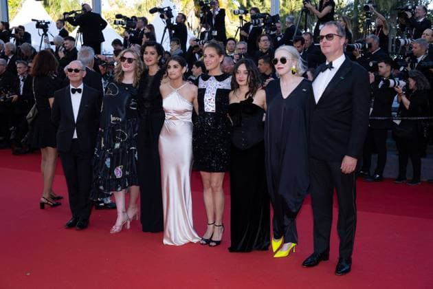 Cannes - Marcello Mio Red Carpet Ed Guiney, Rakhee Thakrar, Ariane Labed, Andrew Lowe and guests attend the Marcello Mio Red Carpet at the 77th annual Cannes Film Festival at Palais des Festivals on May 21, 2024 in Cannes, France. Photo by ShootPix ABACAPRESS.COM. Cannes France  Copyright: xShootPix ABACAx