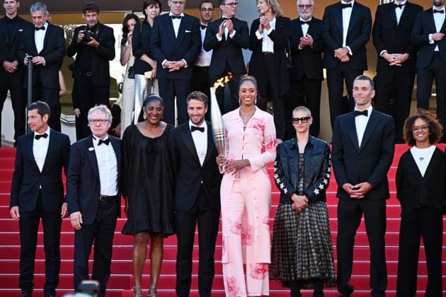 Cannes, France: Cannes, 77th Cannes Film Festival 2024, Eighth evening - red carpet of the film Marcello mio In the photo: Iliana Rupert, Marie Patouillet, Tony Estanguet, Alexis Hanquinquant, No lia Barbosa and Arnaud Assoumani Cannes France  - ZUMAp169 20240521_zea_p169_1902 Copyright: xSimonexComix