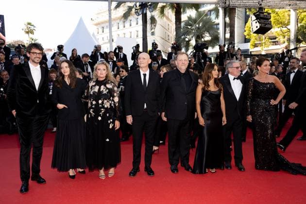 M MontÃ e des marches du film Â Marcello Mio Â lors du 77eme Festival International du Film de Cannes Guest, Nelly et Aurore Auteuil, GaÃ tan Roussel, GrÃ gory Gadebois, Alice BelaÃ¯di, Daniel Auteuil, Sidse Babett Knudsen MontÃ e des marches du film Â Marcello Mio Â lors du 77eme Festival International du Film de Cannes, au Palais des Festivals Ã Cannes Le 21 mai 2024 Jacovides Moreau Bestimage Red carpet of the movie Â Marcello Mio Â during the 77th Cannes International Film Festival at the Palais des Festivals in Cannes, France On may 21th 2024 Cannes France  Copyright: xJACOVIDES-MOREAUx xBESTIMAGExJACOVIDES-MOREAUx xBESTIMAGEx
