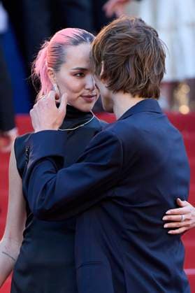 M MontÃ e des marches du film Â Marcello Mio Â lors du 77eme Festival International du Film de Cannes Allegra Ream, Jordan Barrett MontÃ e des marches du film Â Marcello Mio Â lors du 77eme Festival International du Film de Cannes, au Palais des Festivals Ã Cannes On may 21th 2024 Jacovides Moreau Bestimage Red carpet of the movie Â Marcello Mio Â during the 77th Cannes International Film Festival at the Palais des Festivals in Cannes, France On may 21th 2024 Cannes France  Copyright: xJACOVIDES-MOREAUx xBESTIMAGExJACOVIDES-MOREAUx xBESTIMAGEx