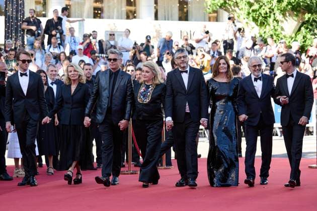 M MontÃ e des marches du film Â Marcello Mio Â lors du 77eme Festival International du Film de Cannes Hugh Skinner, Nicole Garcia, Benjamin Biolay, Catherine Deneuve, Christophe HonorÃ , Chiara Mastroianni, Fabrice Luchini, Melvil Poupaud MontÃ e des marches du film Â Marcello Mio Â lors du 77eme Festival International du Film de Cannes, au Palais des Festivals Ã Cannes Le 21 mai 2024 Jacovides Moreau Bestimage Red carpet of the movie Â Marcello Mio Â during the 77th Cannes International Film Festival at the Palais des Festivals in Cannes, France On may 21th 2024 Cannes France  Copyright: xJACOVIDES-MOREAUx xBESTIMAGExJACOVIDES-MOREAUx xBESTIMAGEx