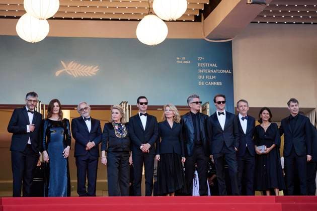 M Montà e des marches du film  Marcello Mio  lors du 77eme Festival International du Film de Cannes Christophe Honorà , Chiara Mastroianni, Fabrice Luchini, Catherine Deneuve, Melvil Poupaud, Nicole Garcia, Benjamin Biolay, Hugh Skinner, guest Montà e des marches du film  Marcello Mio  lors du 77eme Festival International du Film de Cannes, au Palais des Festivals à Cannes Le 21 mai 2024 Jacovides Moreau Bestimage Red carpet of the movie  Marcello Mio  during the 77th Cannes International Film Festival at the Palais des Festivals in Cannes, France On may 21th 2024 Cannes France Copyright: xJACOVIDES-MOREAUx xBESTIMAGExJACOVIDES-MOREAUx xBESTIMAGEx