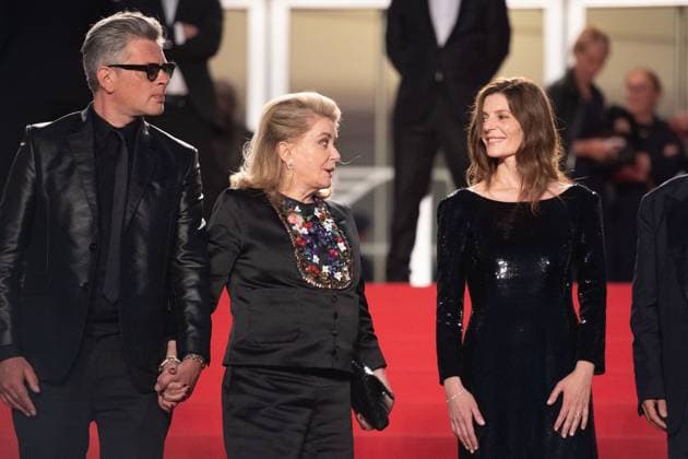 Cannes Marcello Mio Premiere Exit Benjamin Biolay, Catherine Deneuve and Chiara Mastroianni attending the Marcello Mio Premiere as part of the 77th Cannes International Film Festival in Cannes, France on May 20, 2024. Photo by Aurore Marechal ABACAPRESS.COM Cannes France  Copyright: xMarechalxAurore ABACAx