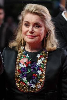 CC Descente des marches du film Â Marcello Mio Â lors du 77eme Festival International du Film de Cannes Catherine Deneuve Descente des marches du film Â Marcello Mio Â lors du 77eme Festival International du Film de Cannes, au Palais des Festivals Ã Cannes Le 21 mai 2024 Christophe Clovis Bestimage People leaving the red carpet of the movie Â Marcello Mio Â during the 77th Cannes International Film Festival at the Palais des Festivals in Cannes, France On may 21th 2024 Cannes France  Copyright: xChristophexClovisx xBestimagexChristophexClovisx xBestimagex