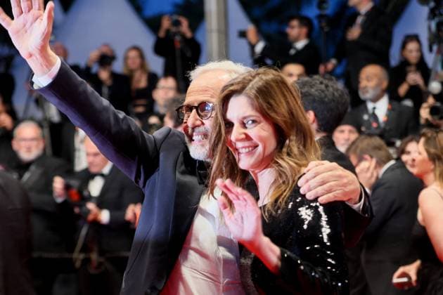 CC Descente des marches du film Â Marcello Mio Â lors du 77eme Festival International du Film de Cannes Fabrice Luchini, Chiara Mastroianni Descente des marches du film Â Marcello Mio Â lors du 77eme Festival International du Film de Cannes, au Palais des Festivals Ã Cannes Le 21 mai 2024 Christophe Clovis Bestimage People leaving the red carpet of the movie Â Marcello Mio Â during the 77th Cannes International Film Festival at the Palais des Festivals in Cannes, France On may 21th 2024 Cannes France  Copyright: xChristophexClovisx xBestimagexChristophexClovisx xBestimagex