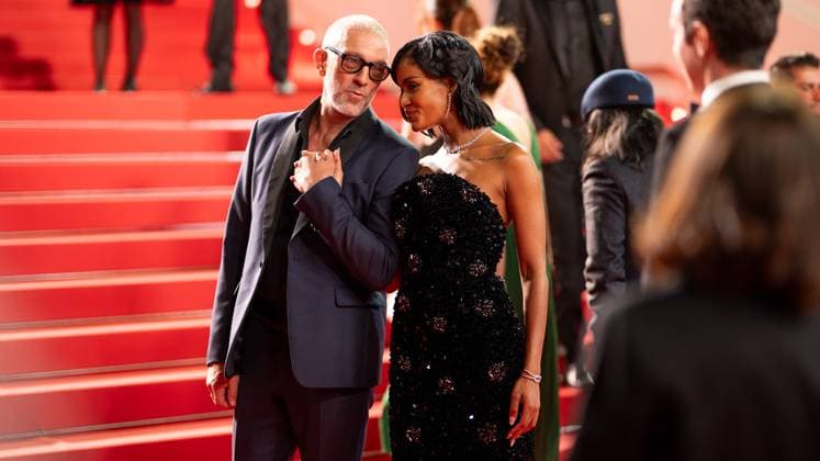 77eme Festival International du Film de Cannes Montee des marches du film Parthenope 77th International Cannes Film Festival Red carpet of Parthenope movie 305317 2024 05 21 Cannes France Cassel, Vincent Baptista, Narah  Copyright: xEstellexCarlierx xStarfacex STAR_305317_014