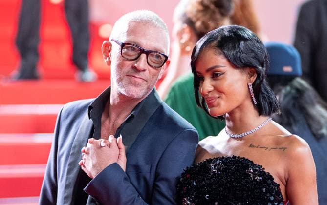 77eme Festival International du Film de Cannes Montee des marches du film Parthenope 77th International Cannes Film Festival Red carpet of Parthenope movie 305317 2024 05 21 Cannes France Cassel, Vincent Baptista, Narah  Copyright: xEstellexCarlierx xStarfacex STAR_305317_018