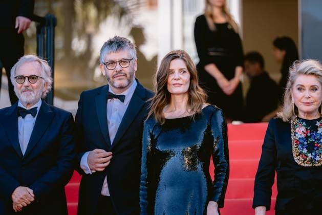 77eme Festival International du Film de Cannes Montee des marches du film Marcelo Mio 77th International Cannes Film Festival Red carpet of Marcello Mio movie 305316 2024 05 21 Alpes Maritimes Cannes France Deneuve, Catherine HonorÃ , Christophe Mastroianni, Chiara Luchini, Fabrice  Copyright: xTerencexBaelenx STAR_305316_025
