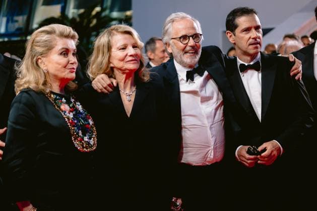 77eme Festival International du Film de Cannes Redescente des marches du film Marcelo Mio 77th International Cannes Film Festival Red carpet of Marcello Mio movie 305316 2024 05 21 Alpes Maritimes Cannes France Deneuve, Catherine Luchini, Fabrice Garcia, Nicole Poupaud, Melvil  Copyright: xTerencexBaelenx STAR_305316_153