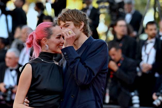 Cannes - Marcello Mio Screening Jordan Barrett and Allegra Ream attend the Marcello Mio Red Carpet at the 77th annual Cannes Film Festival at Palais des Festivals on May 21, 2024 in Cannes, France. Photo by Franck Castel ABACAPRESS.COM Cannes France  Copyright: xCastelxFranck ABACAx