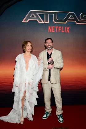 American actress and singer Jennifer Lopez and director Brad Peyton Attend the red carpet of Atlas fan event at Toreo Parque Central. on May 21, 2024 in Mexico City, Mexico. Mexico City Mexico - ZUMAe321 20240521_zia_e321_055 Copyright: xCarlosxTischlerx