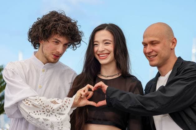 Entertainment Bilder des Tages Cannes - Anora Photocall Mark Eydelshteyn, Mikey Madison and Jurij Borisov attend the Anora Photocall at the 77th annual Cannes Film Festival at Palais des Festivals on May 22, 2024 in Cannes, France. Photo by Shootpix ABACAPRESS.COM Cannes France  Copyright: xShootpix ABACAx