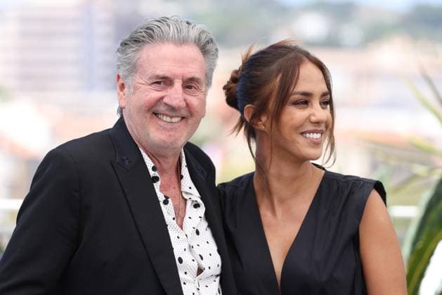 CANNES, FRANCE MAY 22 G D Daniel AUTEUIL, director, actor, Alice BELAADI, actress, during the photocall of the film Le Fil in Seance Speciale at the 77th Cannes Film Festival at the Palais des Festivals on May 22, 2024 in Cannes, France CINEMA 77eme Festival de Cannes Photocall 22 05 2024 ValentinaClaret Panoramic 