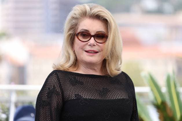CANNES, FRANCE MAY 22 G D Catherine DENEUVE during the photocall of the film Marcello Mio in competition at the 77th Cannes Film Festival at the Palais des Festivals on May 22, 2024 in Cannes, France CINEMA 77eme Festival de Cannes Photocall 22 05 2024 ValentinaClaret Panoramic 