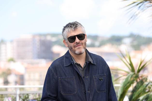 CANNES, FRANCE MAY 22 G D Christophe HONORE during the photocall of the film Marcello Mio in competition at the 77th Cannes Film Festival at the Palais des Festivals on May 22, 2024 in Cannes, France CINEMA 77eme Festival de Cannes Photocall 22 05 2024 ValentinaClaret Panoramic 