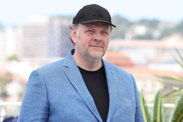 CANNES, FRANCE MAY 22 G D Gregory GADEBOIS during the photocall of the film Le Fil in Seance Speciale at the 77th Cannes Film Festival at the Palais des Festivals on May 22, 2024 in Cannes, France CINEMA 77eme Festival de Cannes Photocall 22 05 2024 ValentinaClaret Panoramic 