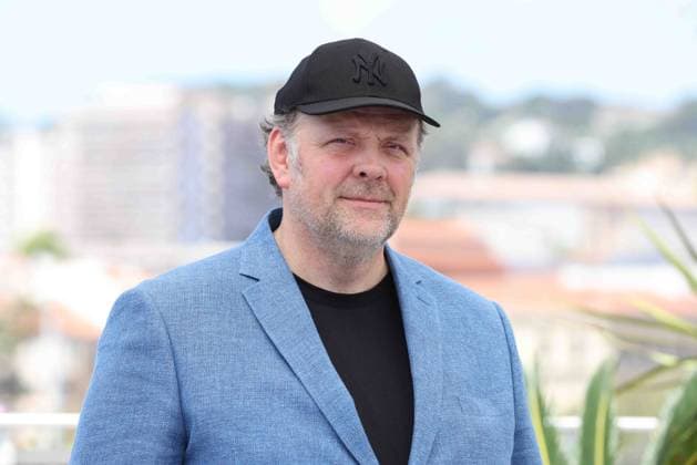 CANNES, FRANCE MAY 22 G D Gregory GADEBOIS during the photocall of the film Le Fil in Seance Speciale at the 77th Cannes Film Festival at the Palais des Festivals on May 22, 2024 in Cannes, France CINEMA 77eme Festival de Cannes Photocall 22 05 2024 ValentinaClaret Panoramic 