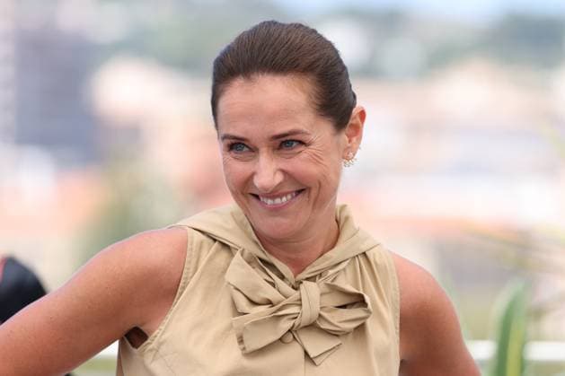 CANNES, FRANCE MAY 22 G D Sidse BABETT KNUDSEN during the photocall of the film Le Fil in Seance Speciale at the 77th Cannes Film Festival at the Palais des Festivals on May 22, 2024 in Cannes, France CINEMA 77eme Festival de Cannes Photocall 22 05 2024 ValentinaClaret Panoramic 