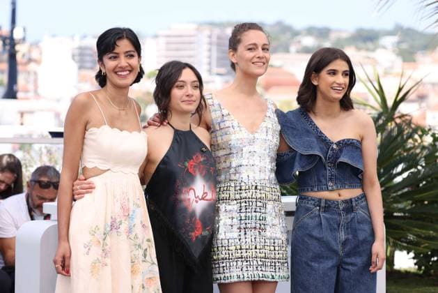 CANNES, FRANCE MAY 22 G D Rakhee THAKRAR, Pascale KANN, Ariane LABED, Mia THARIA, during the photocall of the film September Says competing in Un Certain Regard at the 77th Cannes Film Festival at the Palais des Festivals on May 22, 2024 in Cannes, France CINEMA 77eme Festival de Cannes Photocall 22 05 2024 ValentinaClaret Panoramic 