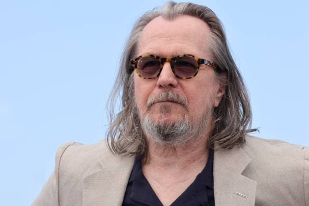 Cannes - Parthenope Photocall Gary Oldman attend the Parthenope Photocall at the 77th annual Cannes Film Festival at Palais des Festivals on May 22, 2024 in Cannes, France Photo by Shootpix ABACAPRESS.COM Cannes France  Copyright: xShootpix ABACAx