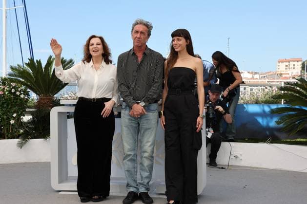 Cannes - Parthenope Photocall Stefania Sandrelli, Paolo Sorrentino and Celeste Dalla Porta attend the Parthenope Photocall at the 77th annual Cannes Film Festival at Palais des Festivals on May 22, 2024 in Cannes, France. Photo by Shootpix ABACAPRESS.COM Cannes France  Copyright: xShootpix ABACAx