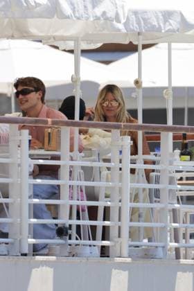 Heidi Klum At Eden Roc - Antibes Heidi Klum at the Eden Roc hotel in Antibes, France on May 22, 2024, during the 77th annual Cannes film festival. Photo by ABACAPRESS.COM Antibes France  Copyright: xABACAx