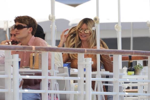 Heidi Klum At Eden Roc - Antibes Heidi Klum at the Eden Roc hotel in Antibes, France on May 22, 2024, during the 77th annual Cannes film festival. Photo by ABACAPRESS.COM Antibes France  Copyright: xABACAx