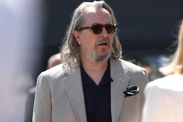 CANNES, FRANCE MAY 22 G D Gary OLDMAN at the photocall of the film Parthenope in competition at the 77th Cannes Film Festival at the Palais des Festivals on May 22, 2024 in Cannes, France CINEMA 77eme Festival de Cannes Photocall 22 05 2024 ValentinaClaret Panoramic 
