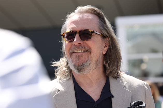 CANNES, FRANCE MAY 22 G D Gary OLDMAN at the photocall of the film Parthenope in competition at the 77th Cannes Film Festival at the Palais des Festivals on May 22, 2024 in Cannes, France CINEMA 77eme Festival de Cannes Photocall 22 05 2024 ValentinaClaret Panoramic 