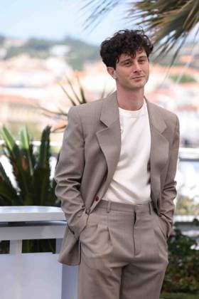 CANNES, FRANCE MAY 22 G D Daniele RIENZO during the photocall of the film Parthenope in competition at the 77th Cannes Film Festival at the Palais des Festivals on May 22, 2024 in Cannes, France CINEMA 77eme Festival de Cannes Photocall 22 05 2024 ValentinaClaret Panoramic 