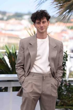 CANNES, FRANCE MAY 22 G D Daniele RIENZO during the photocall of the film Parthenope in competition at the 77th Cannes Film Festival at the Palais des Festivals on May 22, 2024 in Cannes, France CINEMA 77eme Festival de Cannes Photocall 22 05 2024 ValentinaClaret Panoramic 
