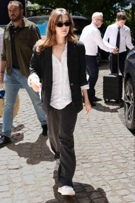 Cannes - Katherine Langford At The Majestic Katherine Langford is spotted at Hotel Majestic Barrier during 77th Cannes Film Festival in Cannes, France on May 22, 2024.. Photo by Marco Piovanotto ABACAPRESS.COM Cannes France  Copyright: xPiovanottoxMarco ABACAx