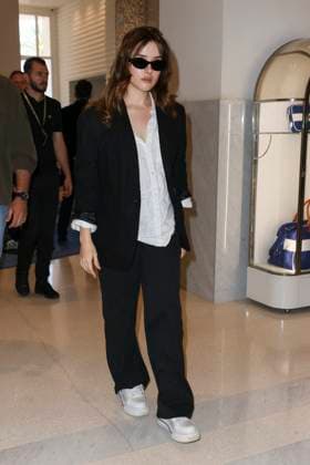 Cannes - Katherine Langford At The Majestic Katherine Langford is spotted at Hotel Majestic Barrier during 77th Cannes Film Festival in Cannes, France on May 22, 2024.. Photo by Marco Piovanotto ABACAPRESS.COM Cannes France  Copyright: xPiovanottoxMarco ABACAx