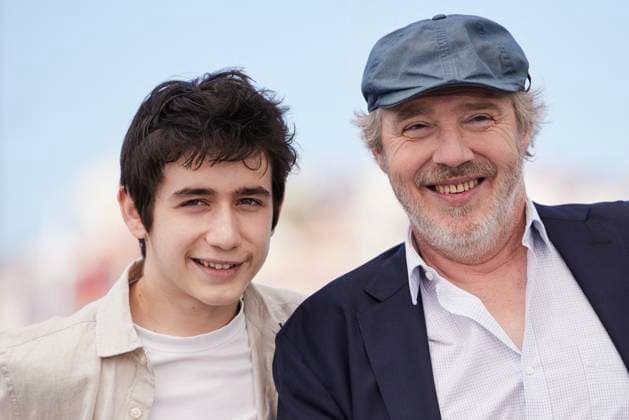Photocall du film Spectateurs lors du 77eme Festival International du Film de Cannes Milo Machado Graner et Arnaud Desplechin au photocall du film Spectateurs lors du 77eme Festival International du Film de Cannes, au Palais des Festivals, Ã Cannes, France, le 22 mai 2024 Jacovides Moreau Bestimage Spectateurs Photocall at the 77th annual Cannes Film Festival at Palais des Festivals on May 22, 2024 in Cannes, France Cannes France  Copyright: xJACOVIDES-MOREAUx xBESTIMAGExJACOVIDES-MOREAUx xBESTIMAGEx