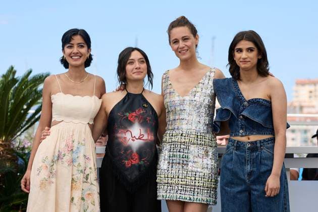 Photocall of the movie September Says Un Certain Regard during the 77th Cannes International Film Festival Pascale Kann, wearing a dress with a message in Arabic Palestine , Rakhee Thakrar et Mia Tharia Photocall of the movie September Says Un Certain Regard during the 77th Cannes International Film Festival May 14 25, 2024 , May 22, 2024 Moreau Jacovides Bestimage Photocall of the movie September Says Un Certain Regard during the 77th Cannes International Film Festival May 14 25, 2024 , May 22, 2024 Cannes France  Copyright: xJACOVIDES-MOREAUx xBESTIMAGExJACOVIDES-MOREAUx xBESTIMAGEx