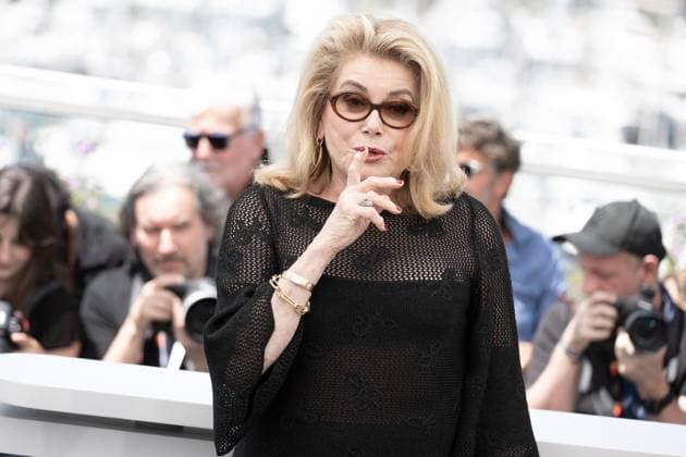 Annual Cannes Film Festival - Marcello Mio Photocall - Cannes DN Catherine Deneuve attends the Marcello Mio Photocall at the 77th annual Cannes Film Festival at Palais des Festivals on May 22, 2024 in Cannes, France. Photo by David Niviere ABACAPRESS.COM CANNES France  Copyright: xNivierexDavid ABACAPRESS.COMx